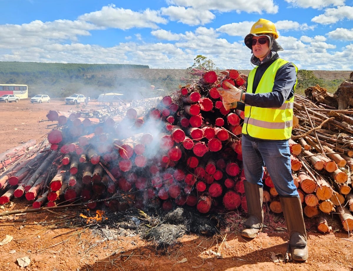 AMIF e Euroforte realizam treinamento de combate e prevenção a incêndios florestais na ArcelorMittal em Carbonita (MG)